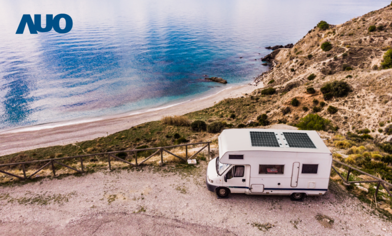 「可撓輕量化太陽光電板SunCurva」使用輕量特殊耐候型複合板取代傳統太陽能板的玻璃前板，不僅降低70%重量，每米平方僅3Kg；具有抗衝擊性能及通過電磁相容性測試，可應用於交通運輸工具，如露營車、遊艇等